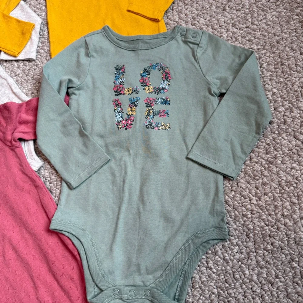 Carter's Size 24 Months Baby Girl Long Sleeve Bodysuits‎ 4 Pack